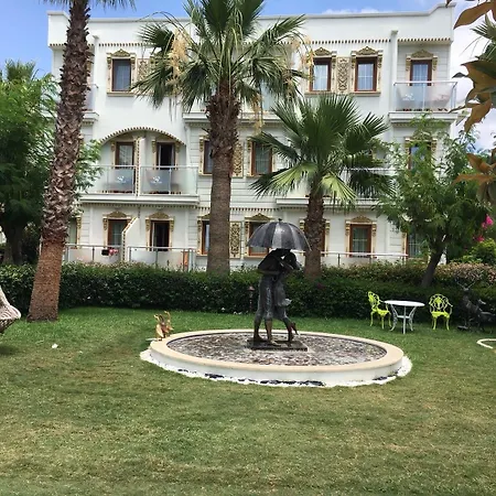 Golden Bodrum فندق 4*